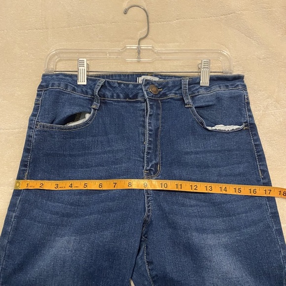 a1985-C3 - Rue 21 - Size 12 Woman Bottoms ~Jeans & Navy Blue - Picture 11 of 15